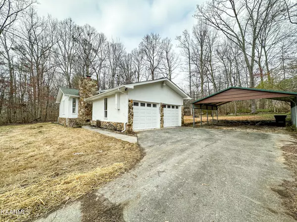 Maryville, TN 37804,3911 Glen Oaks Drive