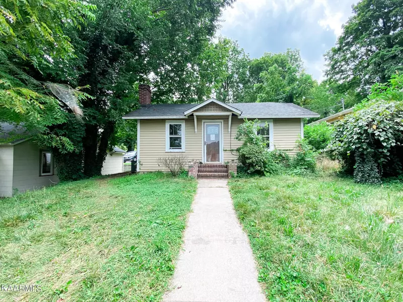 806 Trenton St, Harriman, TN 37748