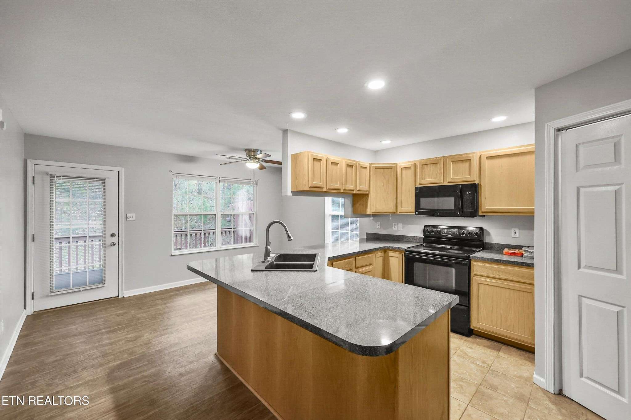 Knoxville, TN 37932,1670 Sails Way
