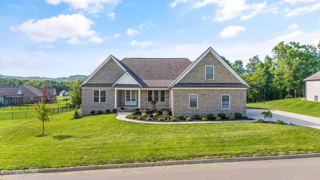 2387 Stone Harbor Blvd, Lenoir City, TN 37772