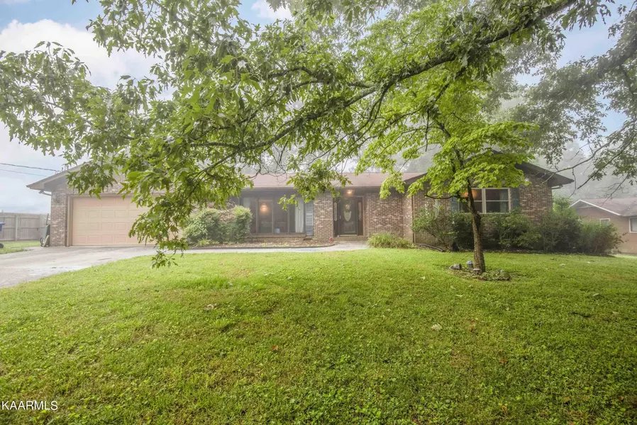 104 Oakwood Drive, Clinton, TN 37716