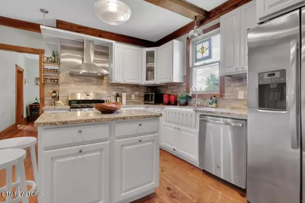 Knoxville, TN 37917,223 E Baxter Ave