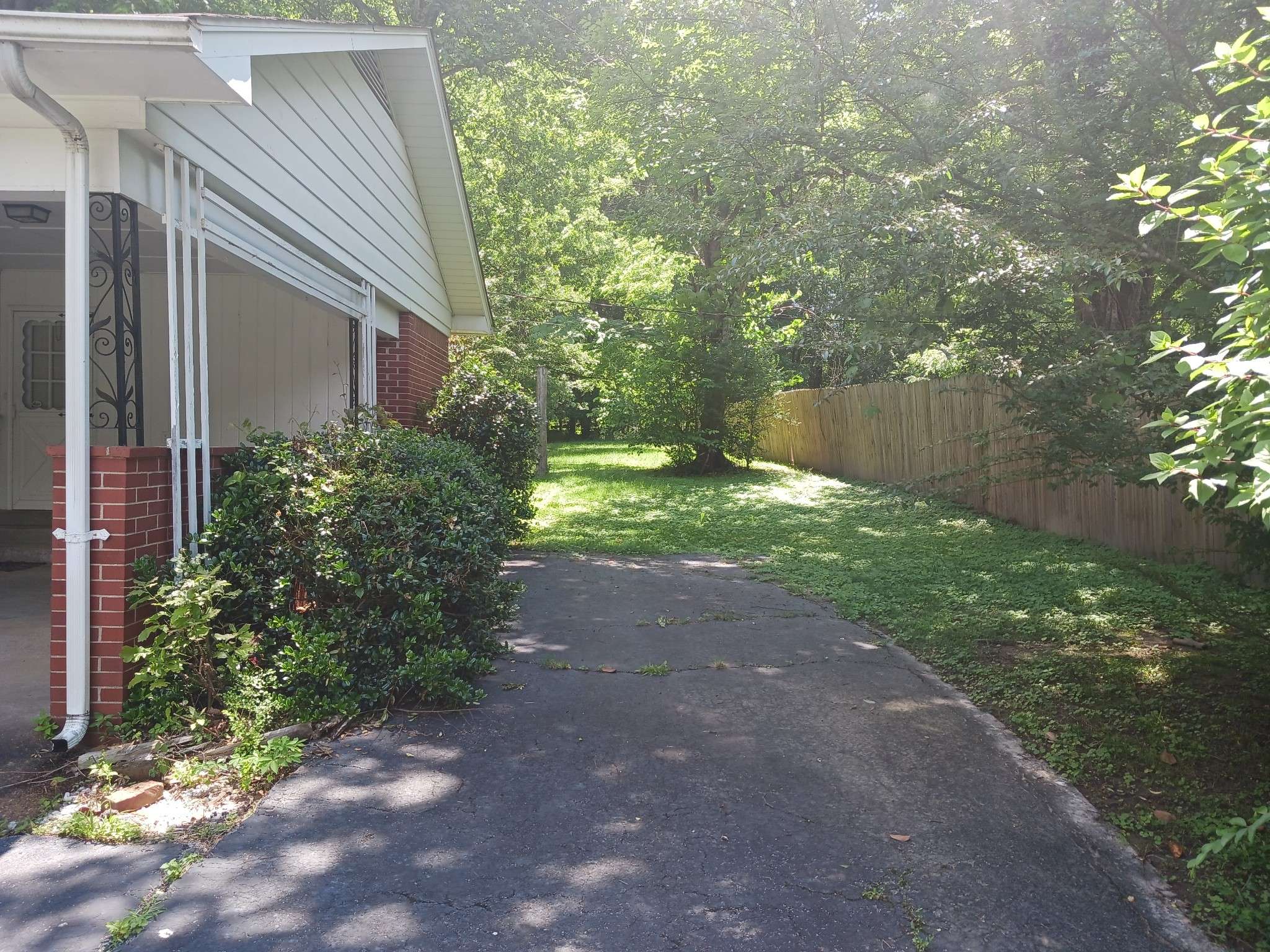 Camden, TN 38320,166 Westview St