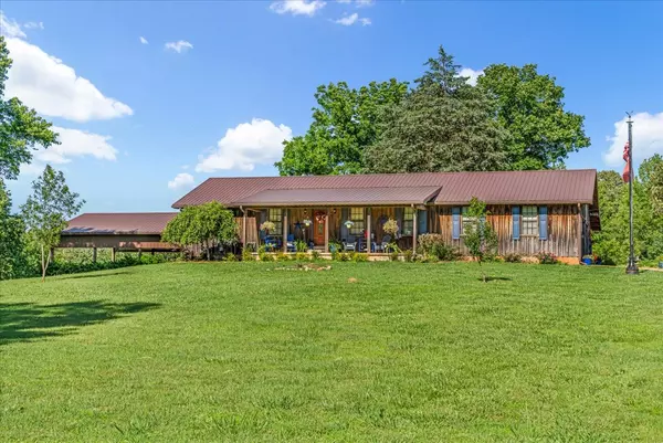 Clifton, TN 38425,2890 Nance Bend Rd