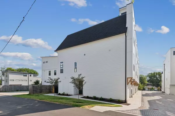 Nashville, TN 37206,206G North 9th Street