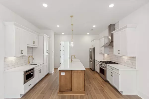 206G North 9th Street, Nashville, TN 37206