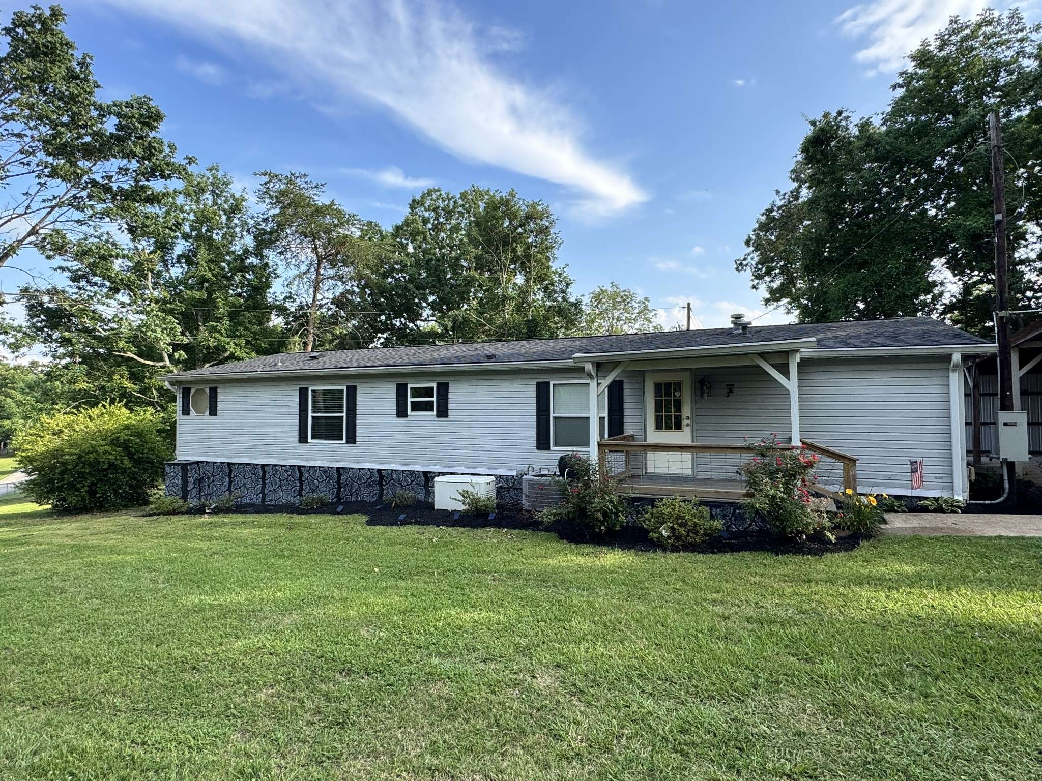 59 Riverview Ln, Waverly, TN 37185