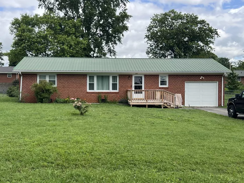 350 Lagoon Dr, Mcminnville, TN 37110