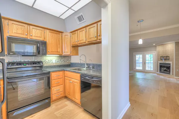 Nashville, TN 37205,104 W End Pl
