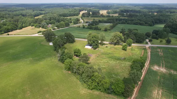 521 Revilo Rd, Leoma, TN 38468