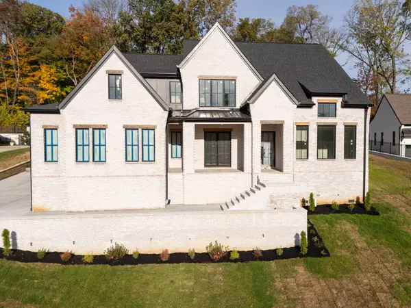 1586 Eastwood Dr, Brentwood, TN 37027