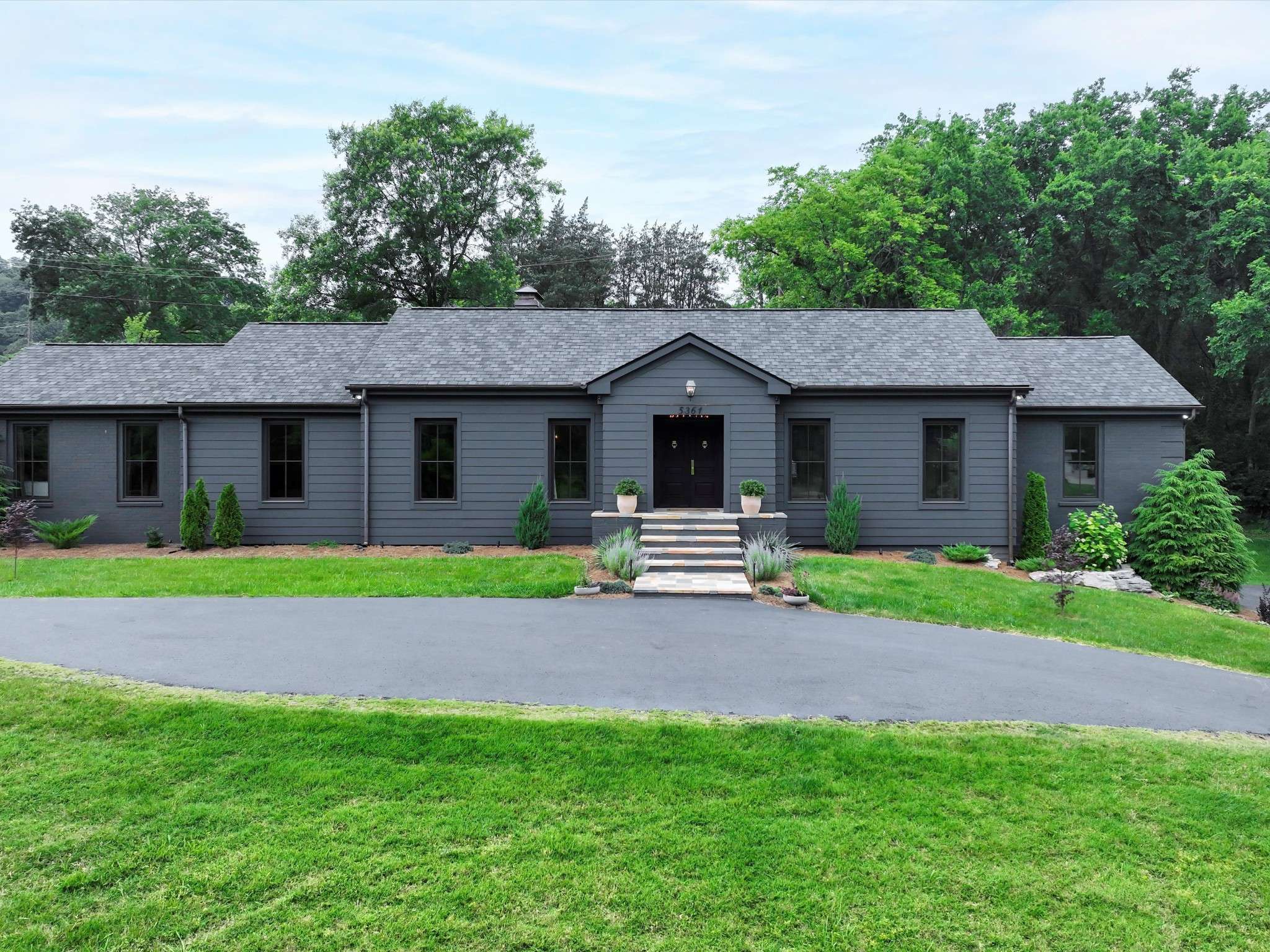 Nashville, TN 37220,5361 Granny White Pike