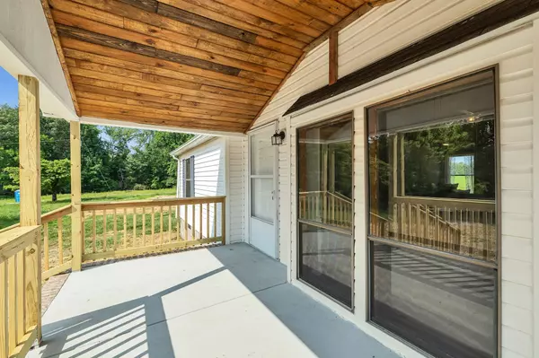 Estill Springs, TN 37330,830 Calls Rd