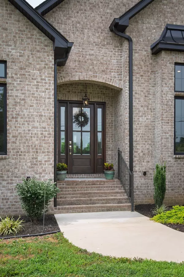 Gallatin, TN 37066,104 Branham Mill Rd