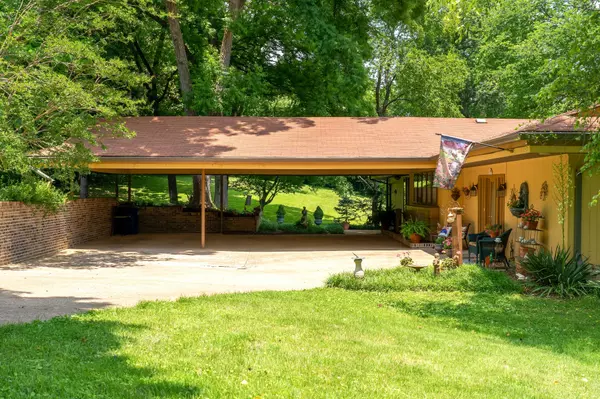 Mount Pleasant, TN 38474,706 Washington Ave