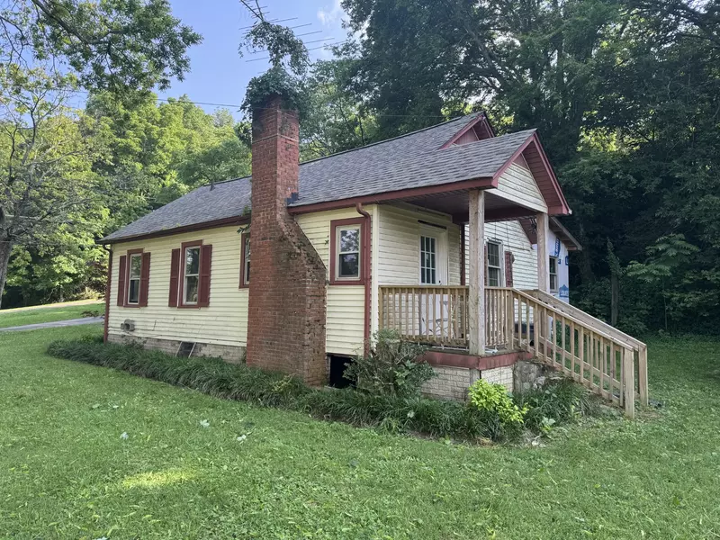 662 Happy Hollow Rd, Goodlettsville, TN 37072