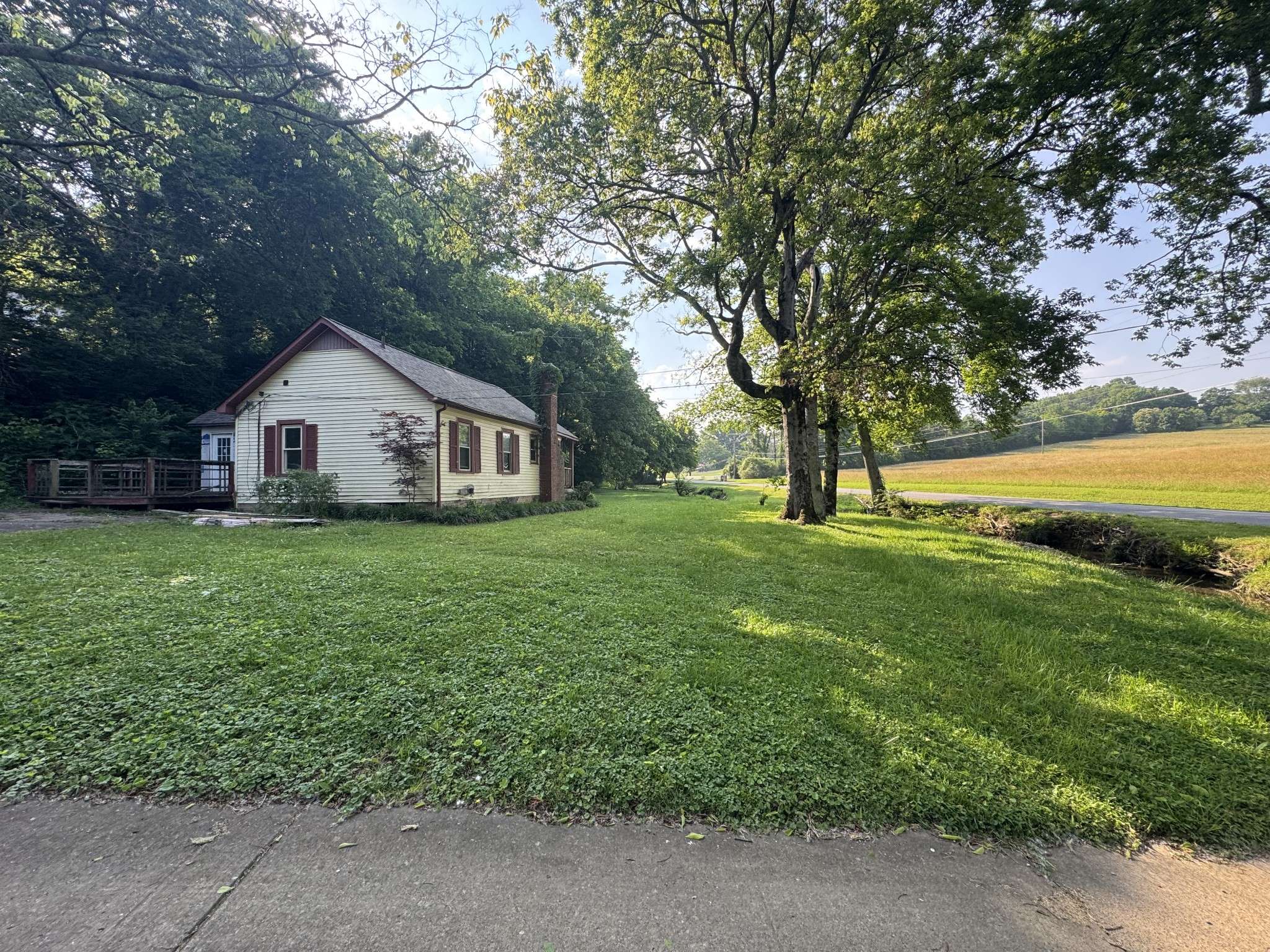 Goodlettsville, TN 37072,662 Happy Hollow Rd