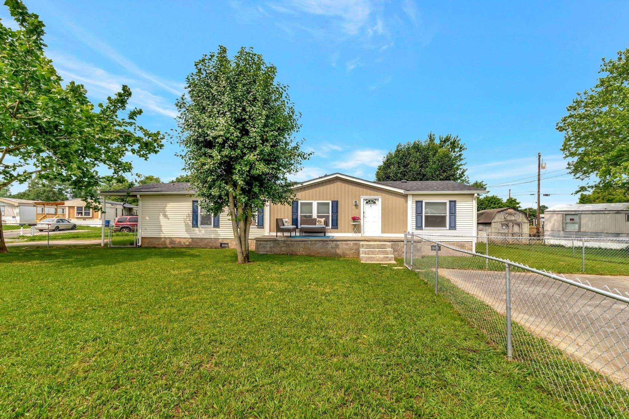 217 Hurricane Cir, La Vergne, TN 37086