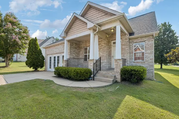 4000 Hollis Hill Dr, Nashville, TN 37211
