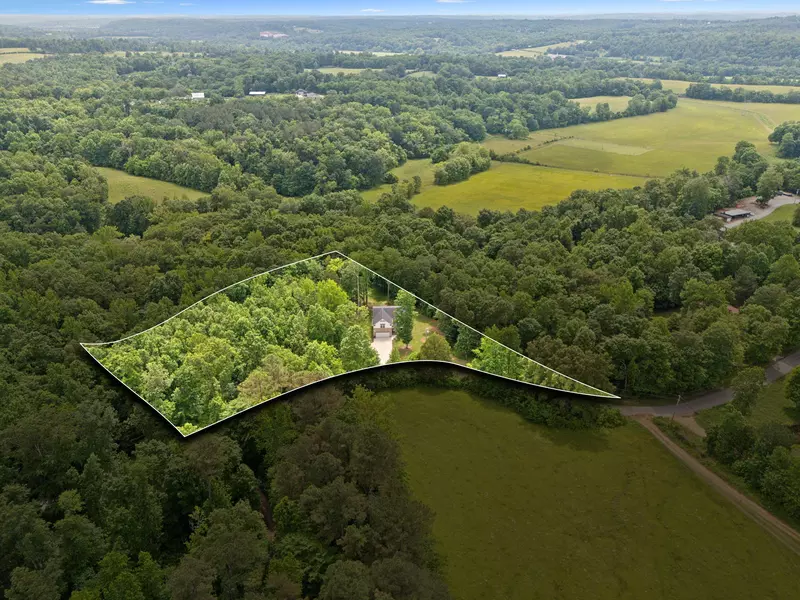 3650 Riggins Rd, Cumberland Furnace, TN 37051
