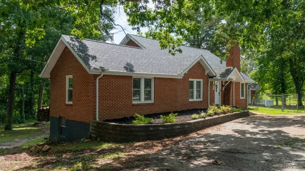 3102 Vanleer Hwy, Charlotte, TN 37036