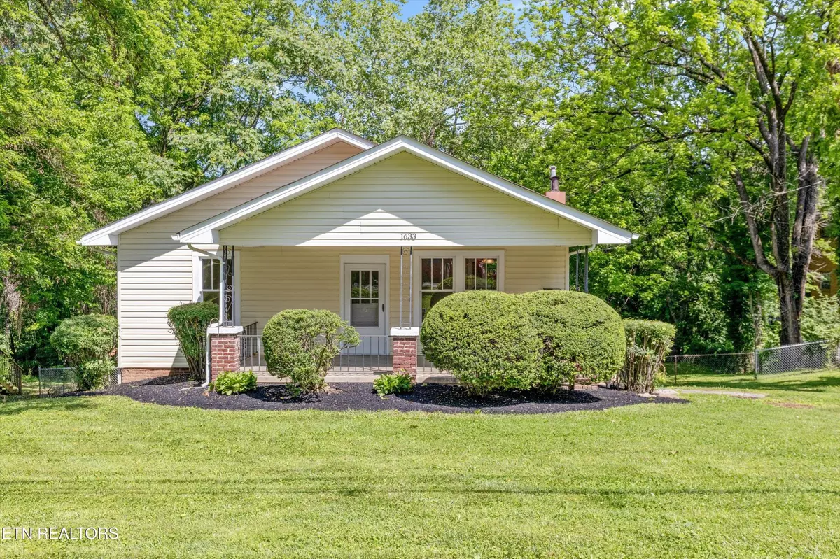 Knoxville, TN 37917,1633 Hutchinson Ave