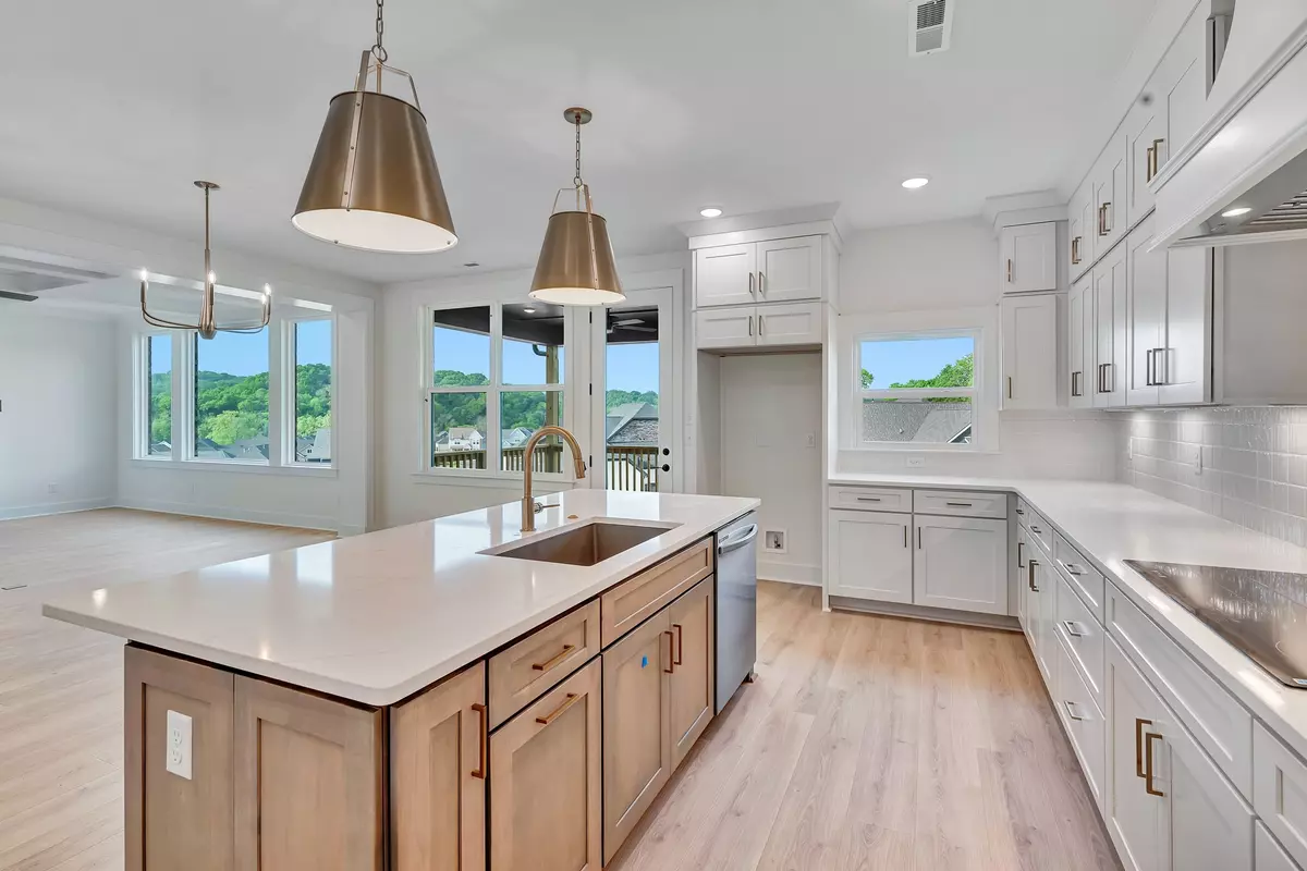Hendersonville, TN 37075,194 Willow Bend Drive