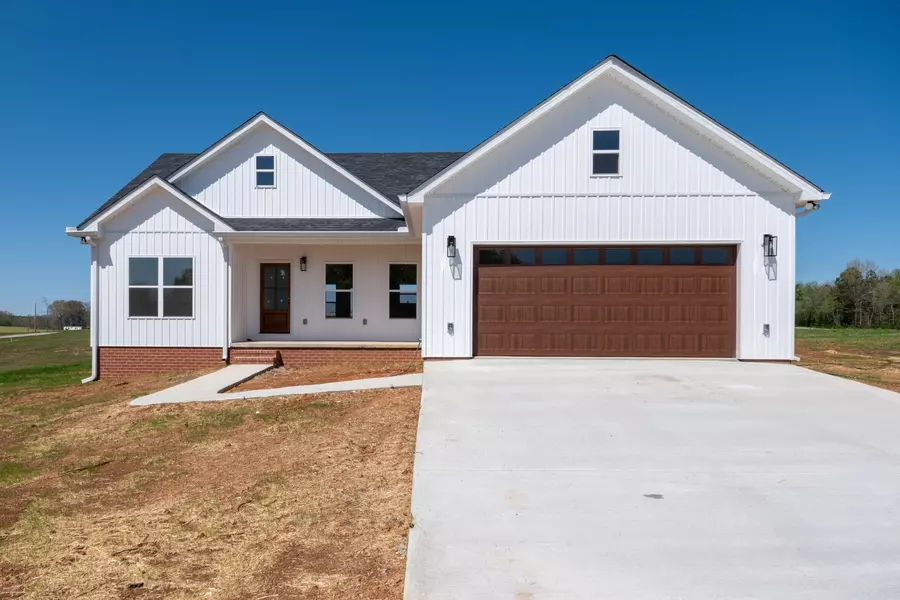 10 Henkle Drive, Loretto, TN 38469