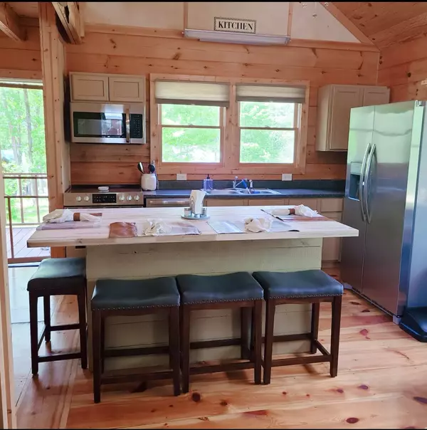 Clifton, TN 38425,80 Tater Bug Ln