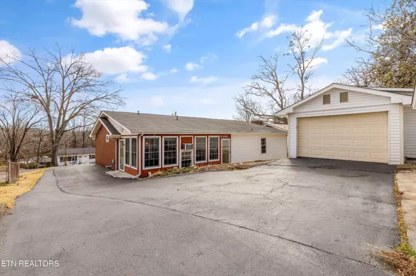 Knoxville, TN 37920,1721 S Forest Drive