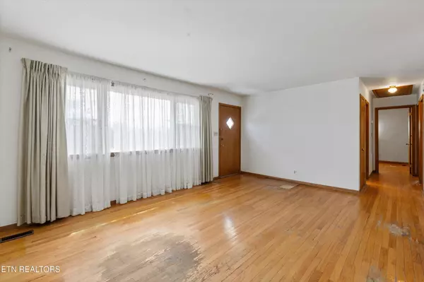 Knoxville, TN 37920,1721 S Forest Drive