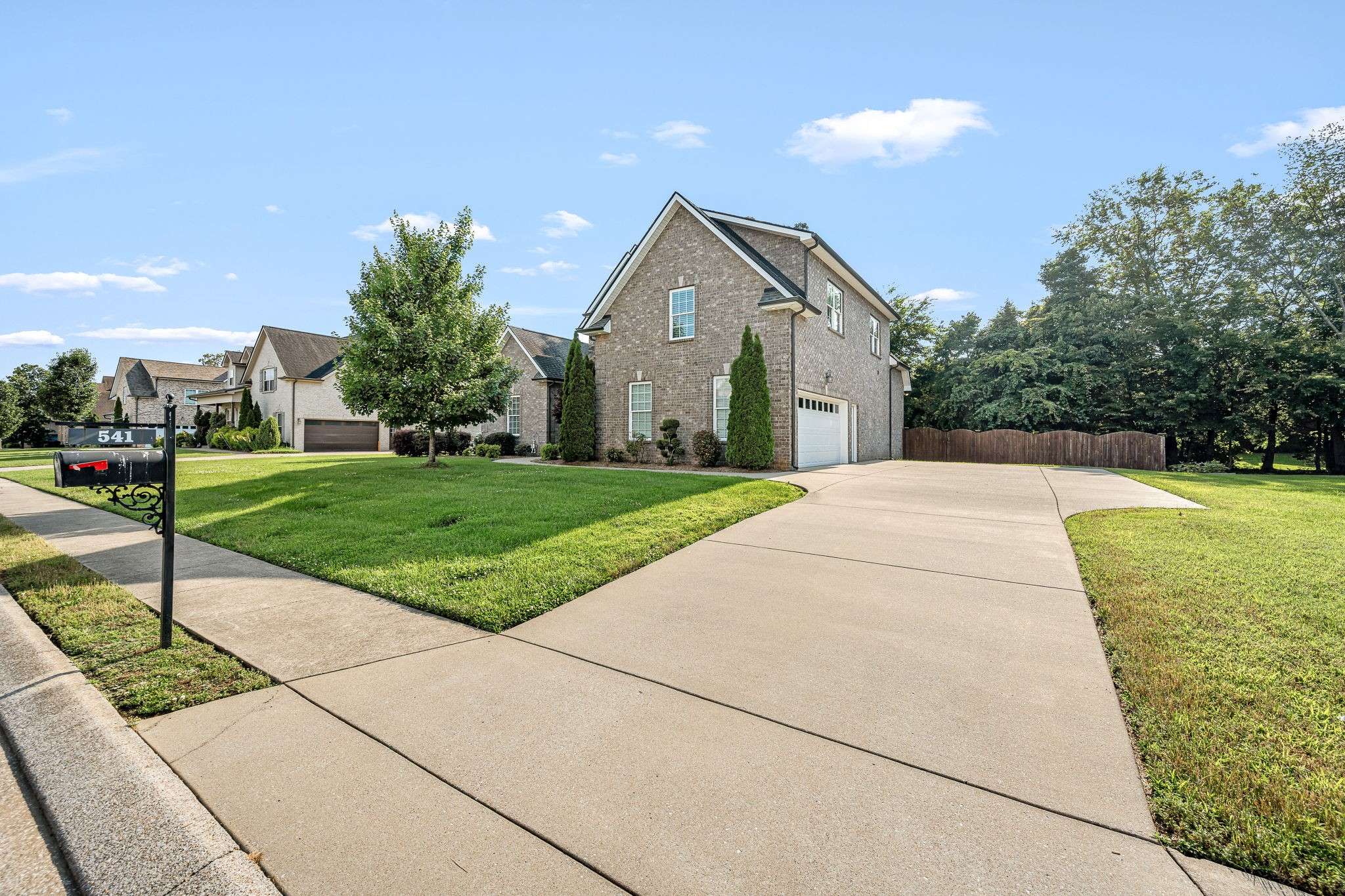 Murfreesboro, TN 37128,541 Piccadilly Dr