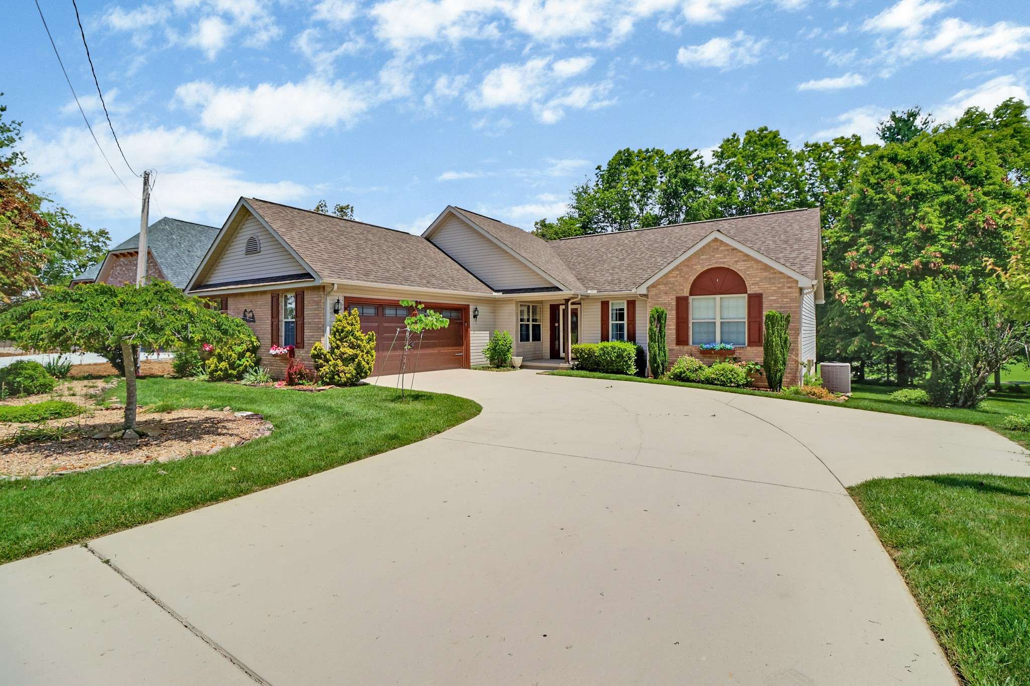 104 Minetta Dr, Crossville, TN 38558
