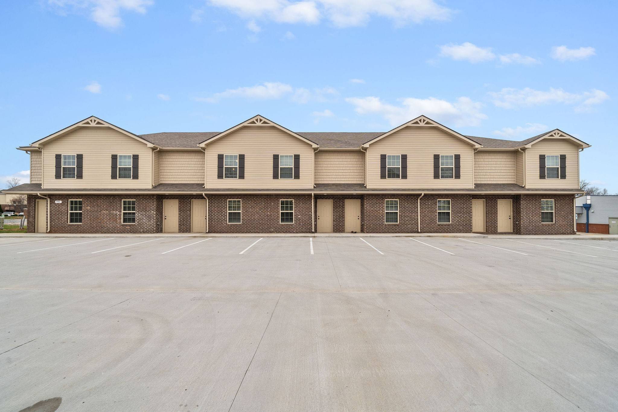 Clarksville, TN 37040,931 Professional Park Dr #2B