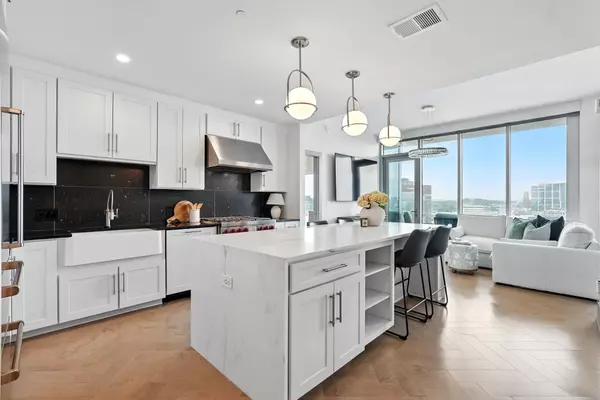 Nashville, TN 37203,1616 West End Ave #1611