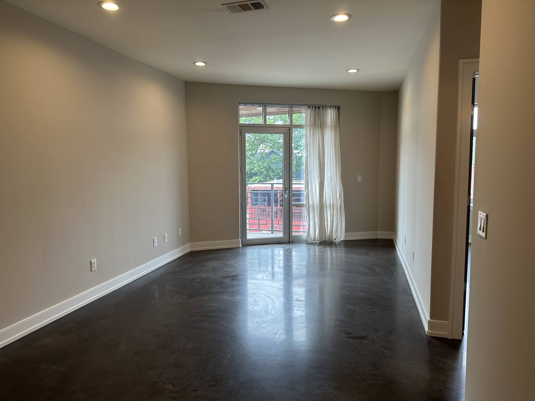 Nashville, TN 37206,1898 Eastland Ave #203