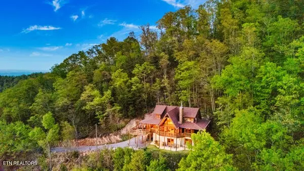 4015 Ravens Den Way, Sevierville, TN 37862