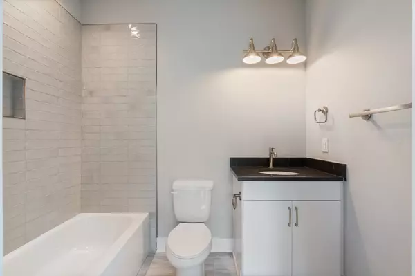 Nashville, TN 37207,496 W Trinity Ln #6