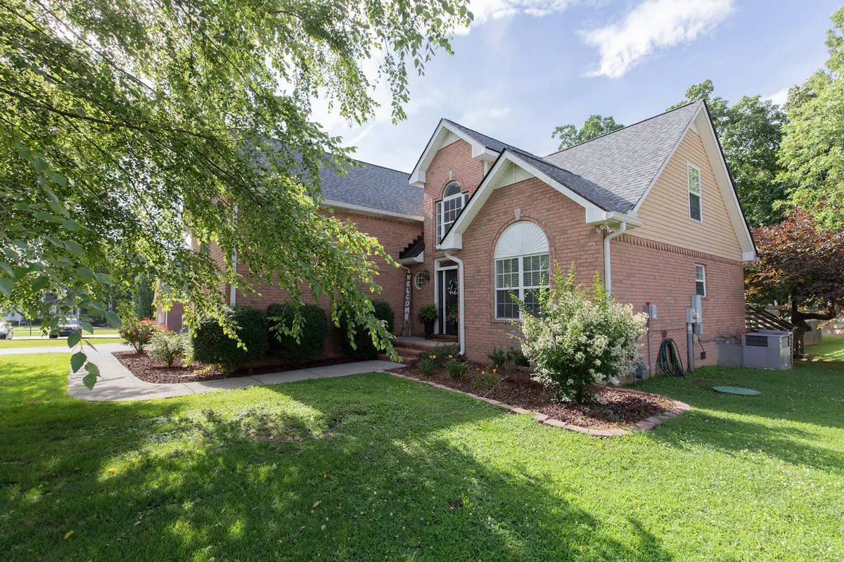 White House, TN 37188,206 Applewood Dr