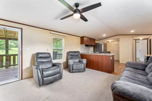 Rock Island, TN 38581,3295 Locke Bend Rd