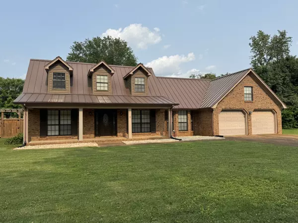 Florence, AL 35633,114 E Oak Hill Dr