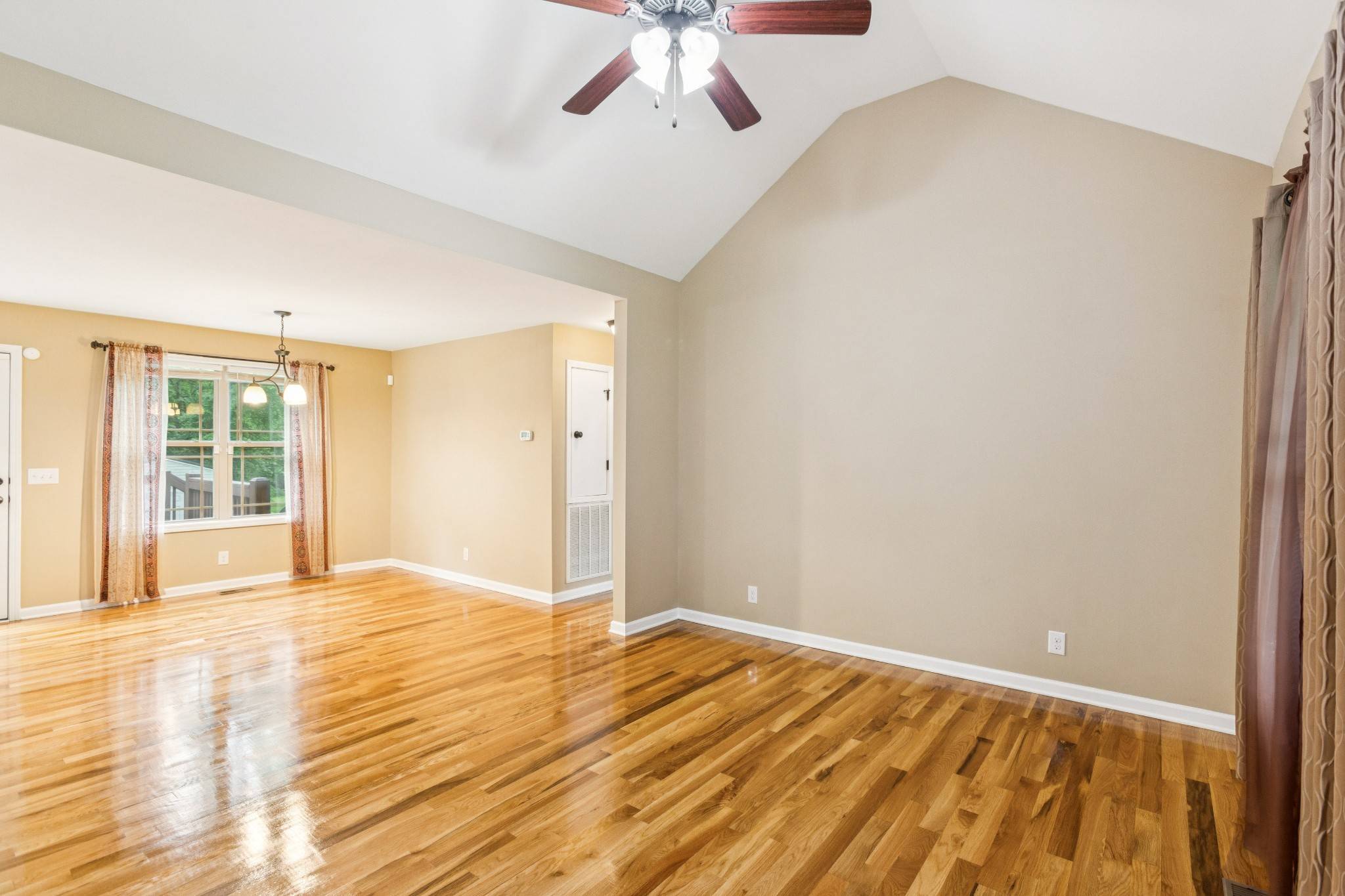 Greenbrier, TN 37073,1162 W College St