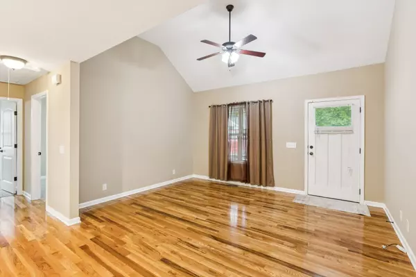 Greenbrier, TN 37073,1162 W College St