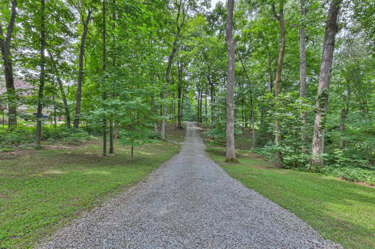 Chapmansboro, TN 37035,1147 Dimple Rd