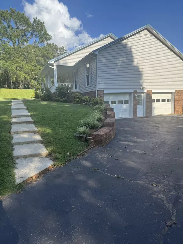 Sparta, TN 38583,141 Ray Cemetery Rd