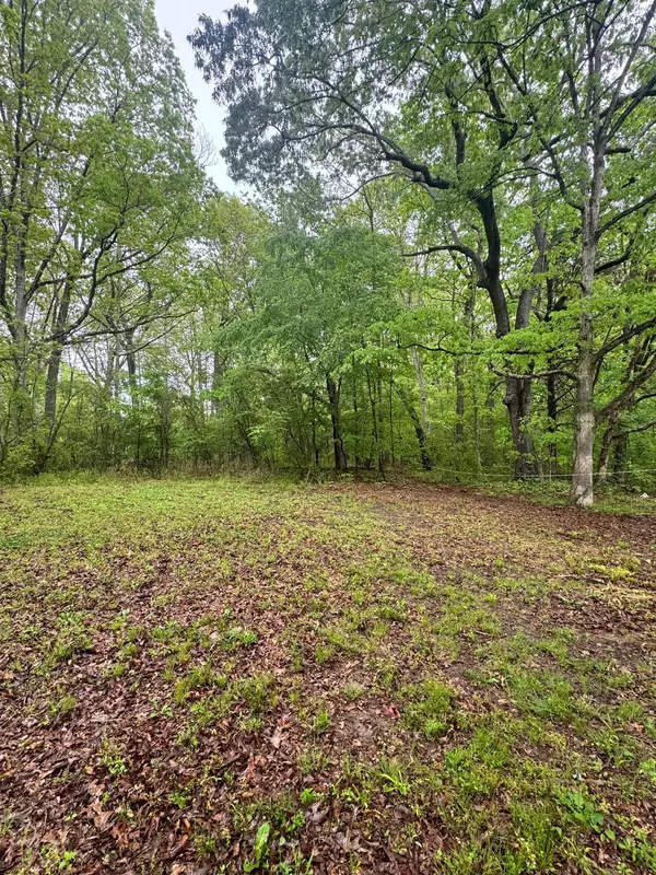 Camden, TN 38320,144 Post Oak Ave