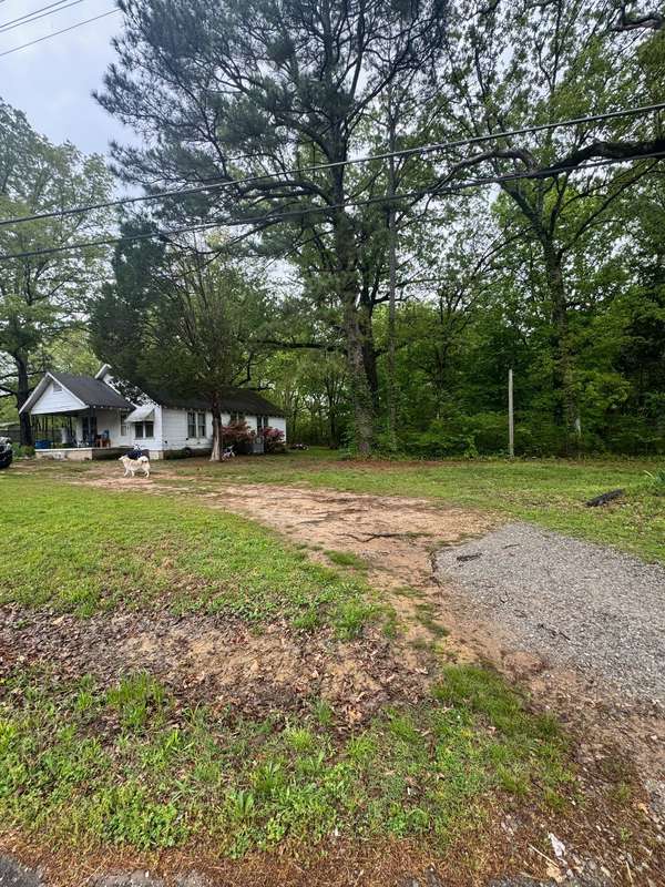 144 Post Oak Ave, Camden, TN 38320