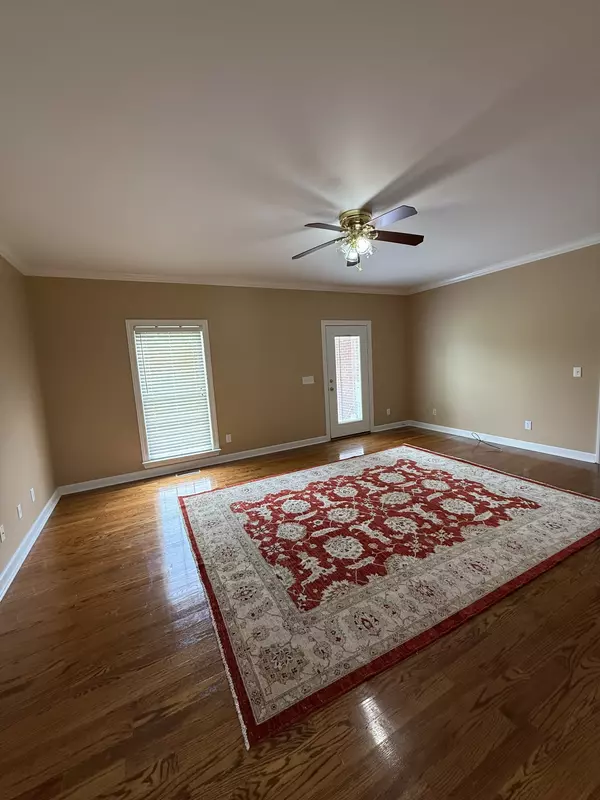Lawrenceburg, TN 38464,407 Robins St