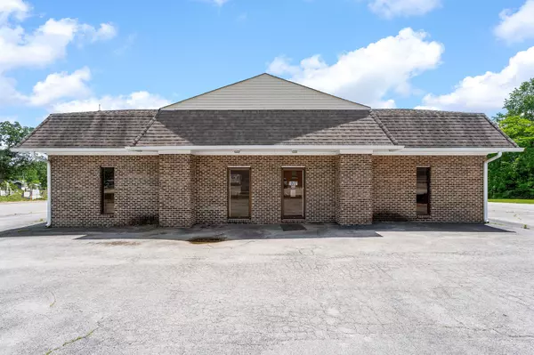 Smithville, TN 37166,106 First St