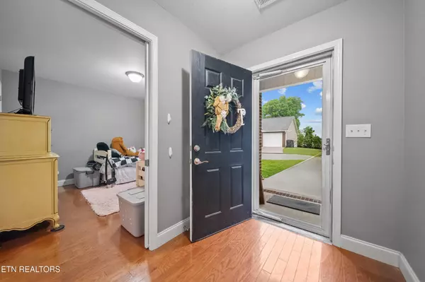 Knoxville, TN 37912,5003 White Petal Way